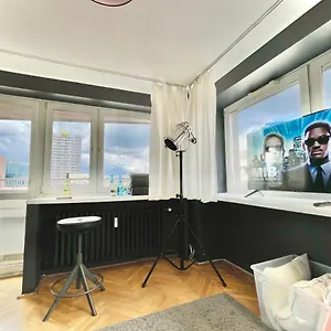 https://super-silver-2xmetro-parking-wifi-300-mb-s-nowy-netflix.warsawhotelspoland.com